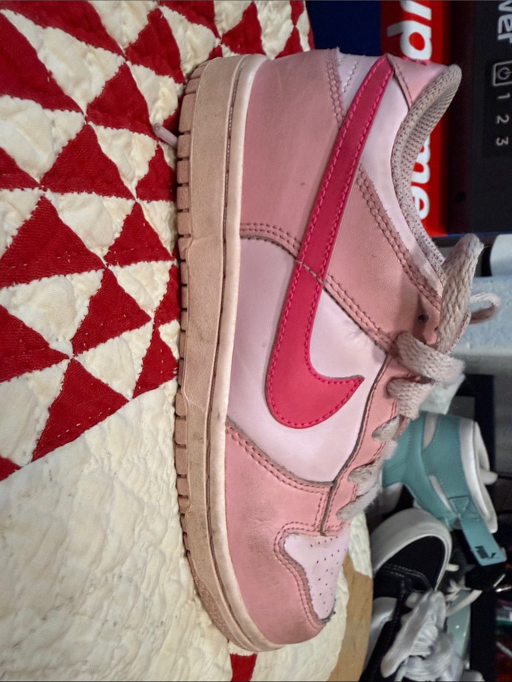 pink Nike